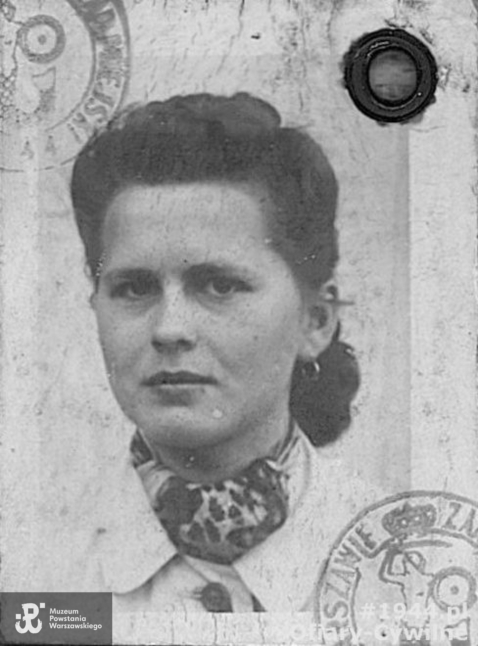 Janina Danuta Nowińska z domu Woźniak (1924-1944), zdjęcie z kenkarty udostępnionej przez p. Izabellę Grotowicz