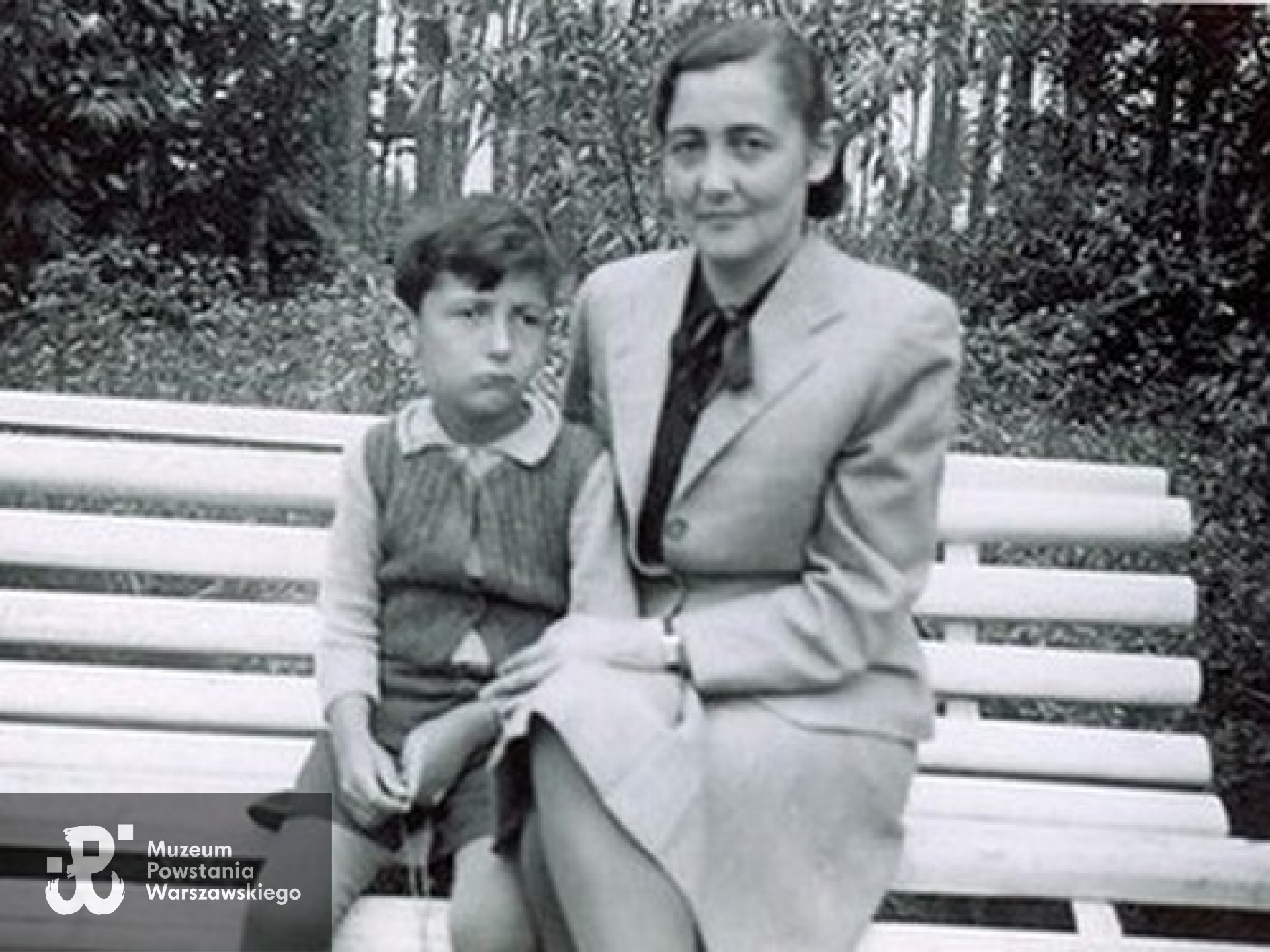 Felicja Lewandowska z synem Andrzejem, fotografia udostępniona przez syna Pana Andrzeja Lewandowskiego