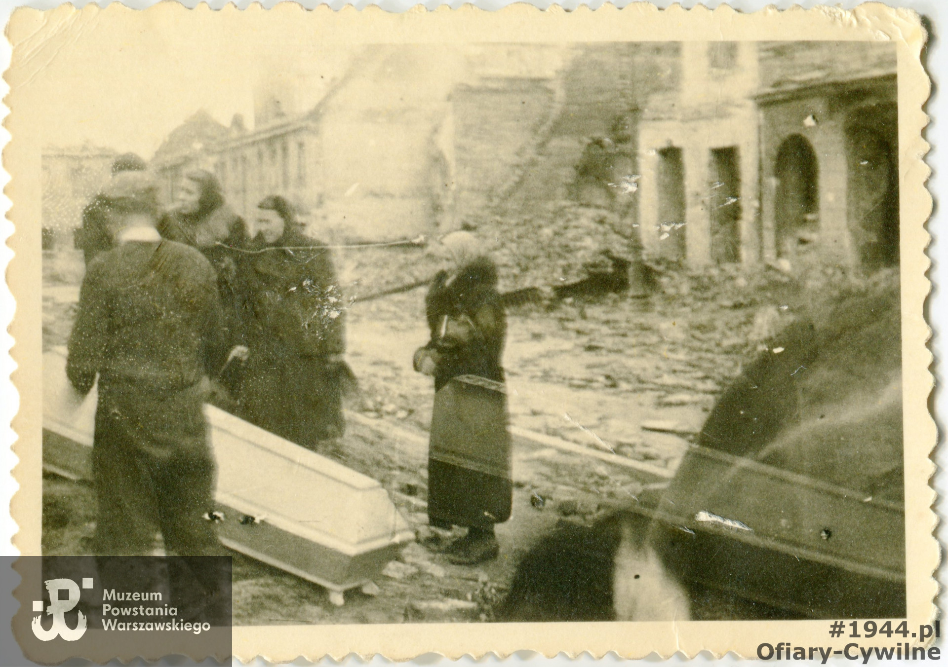 Zdjęcie z ekshumacji Haliny Bojenko z Rynku Nowego Miasta, ze zbiorów pani Marioli Kudrycz