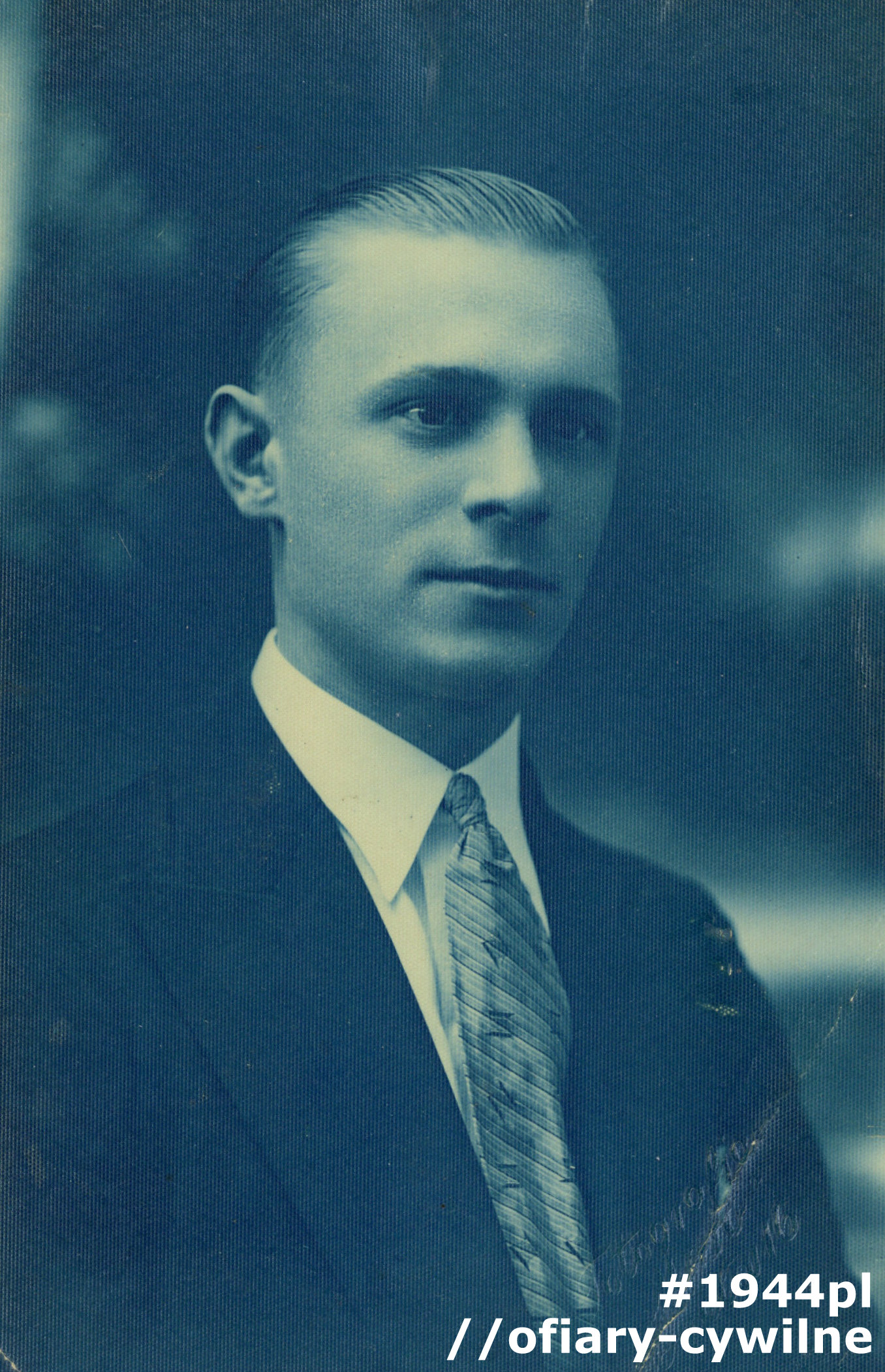 Edward Harkawik (1909-1945), fotografia ze zbiorów Muzeum Powstania Warszawskiego  P/9309 dar Pani  Ireny Rosińskiej