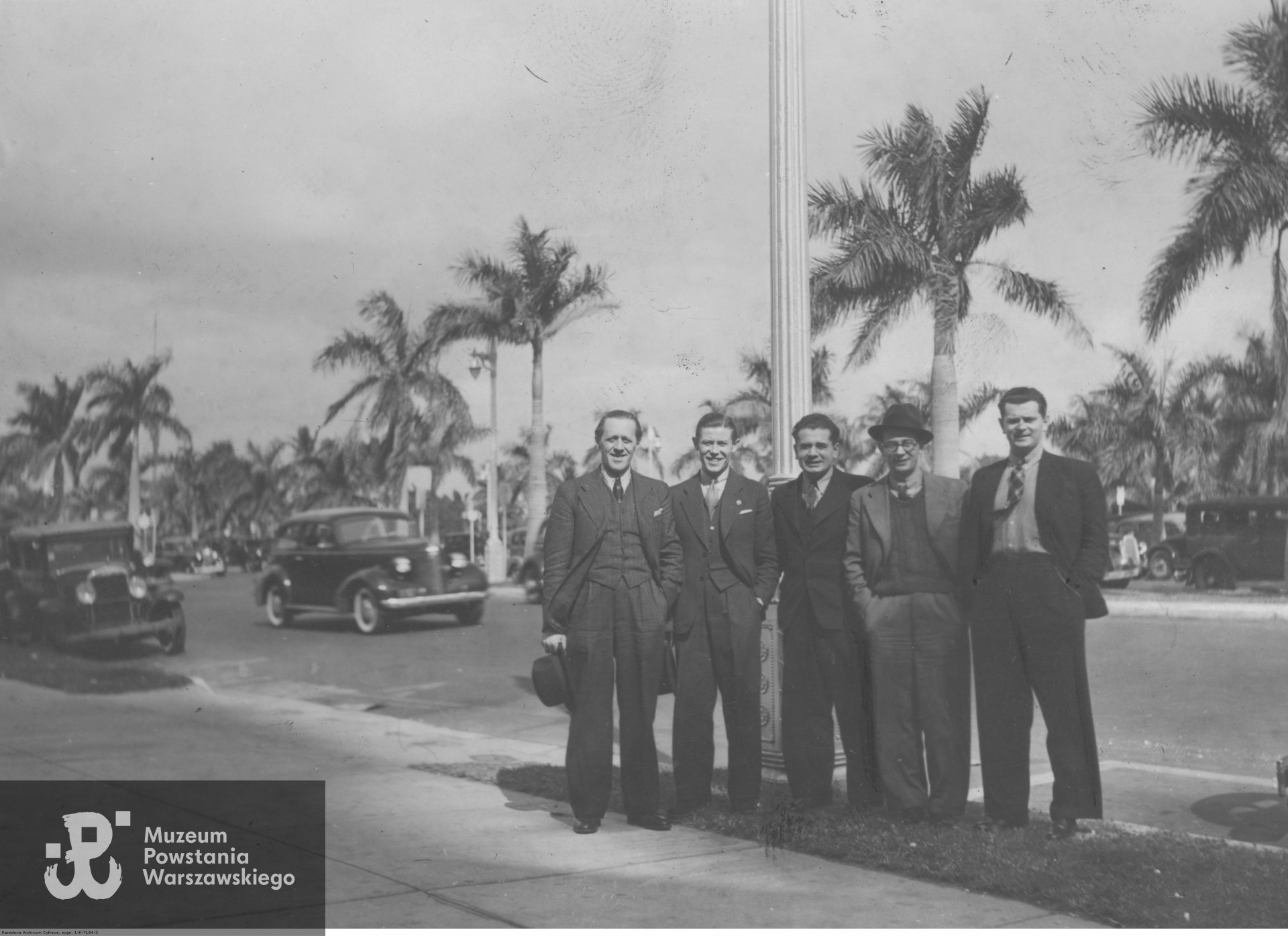 Styczeń 1939 r. członkowie chóru Dana w Miami na Florydzie. Od lewej; Tadeusz Bogdanowicz, Tadeusz Jasłowski, Władysław Daniłowski-Dan, <a href=