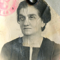 Anna Niwińska (1877-1944), fotografa z okupacyjnej kenkarty, zbiory Muzeum Powstania Warszawskiego nr akcesji P/9056