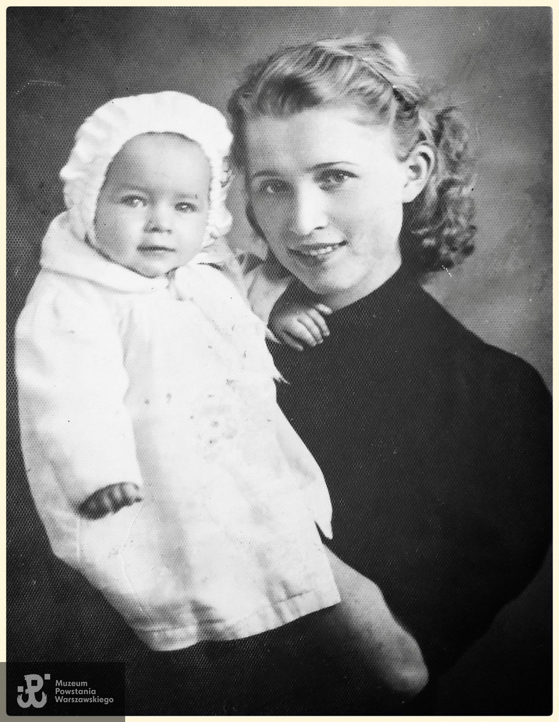 Helena wraz z córeczką Tereską tu ok. 11 miesięcy, zdjęcie udostępnił Pan Tomasza Wołukaniec