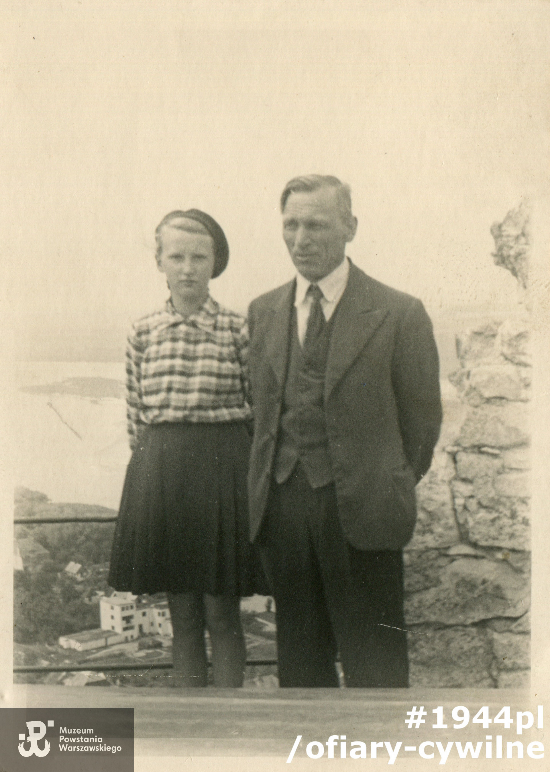 Władysław Cieśliński z córką Wandą, fotografia wykonana w 1939 r. w Kazimierzy Dolnym