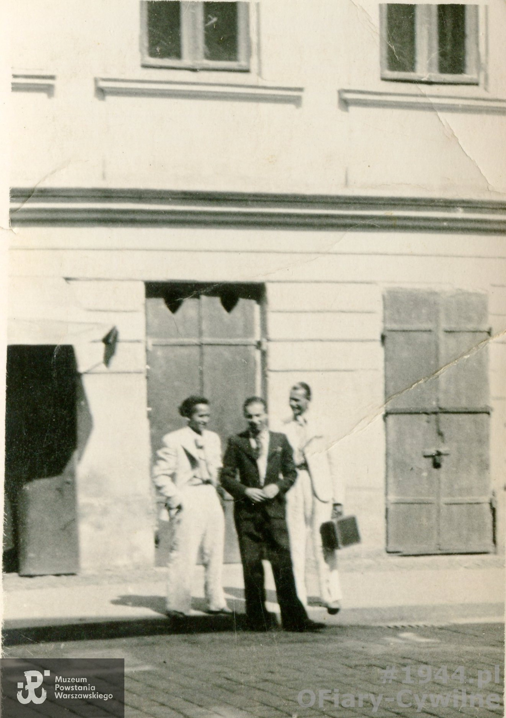 Łukasz pierwszy od lewej, zdjęcie wykonane 4 lipca 1937 na Smoczej, udostępniła pani Ewa Młynarczuk