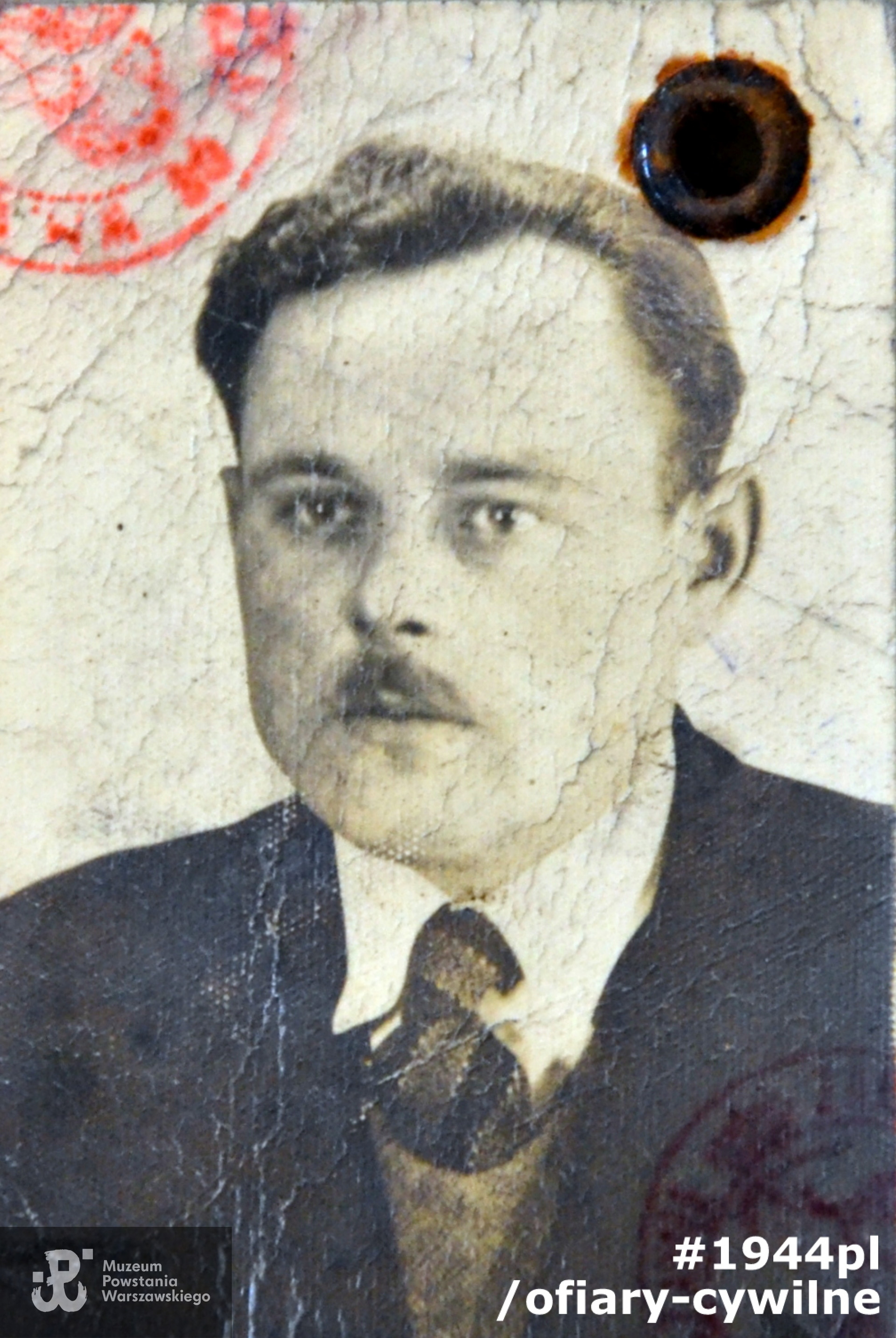 Marian Połoński (1911-1944), fotografia z okupacyjnej kenkarty ze zbiorów Archiwum Państwowe w Warszawie Zespół nr 655 Sąd Grodzki w Warszawie, sygnatura 1/1497