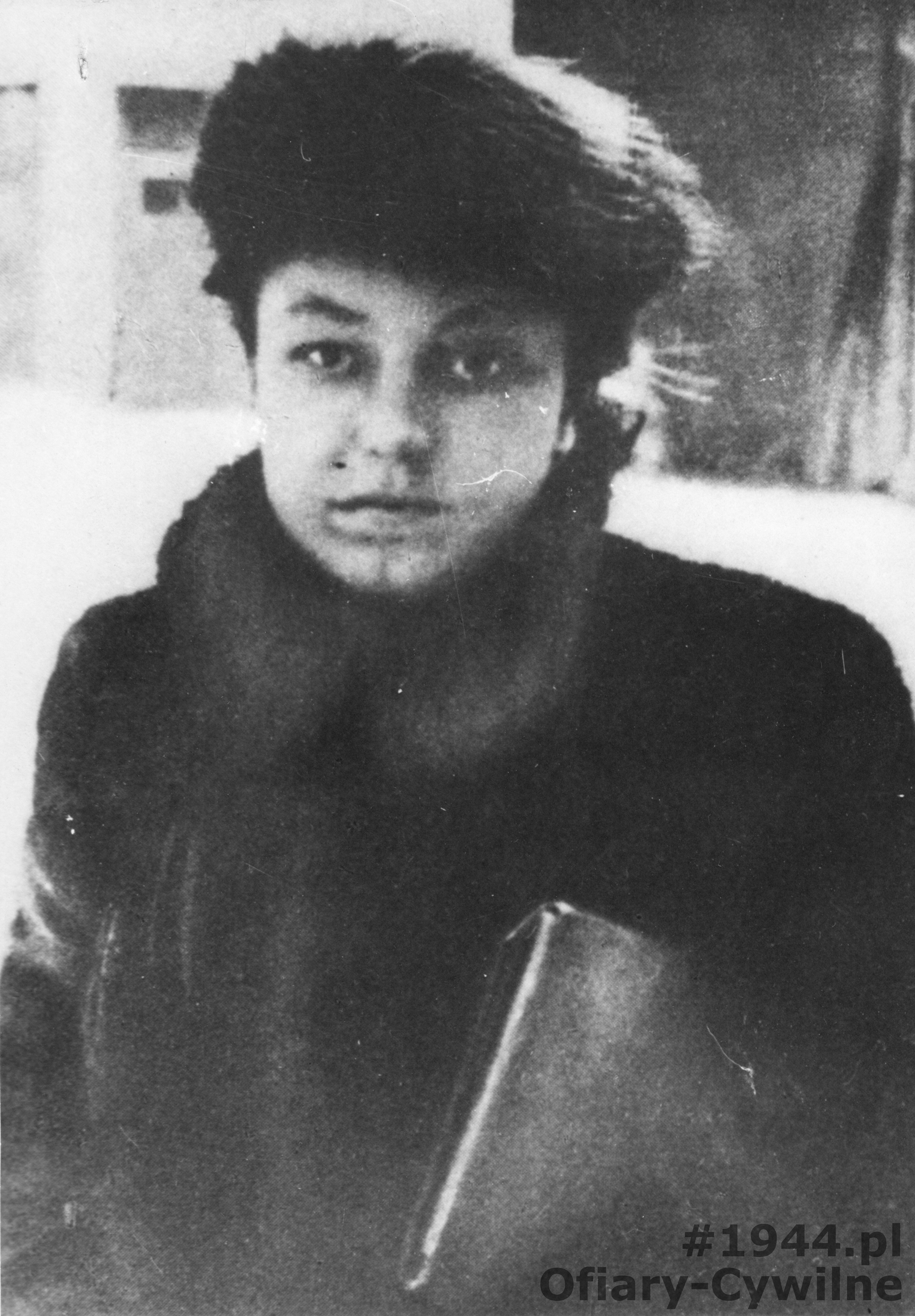 Barbara Baczyńska z domu Drapczyńska (1922-1944), zdjęcie ze zbiorów Muzeum Powstania Warszawskiego sygnatura P/4846