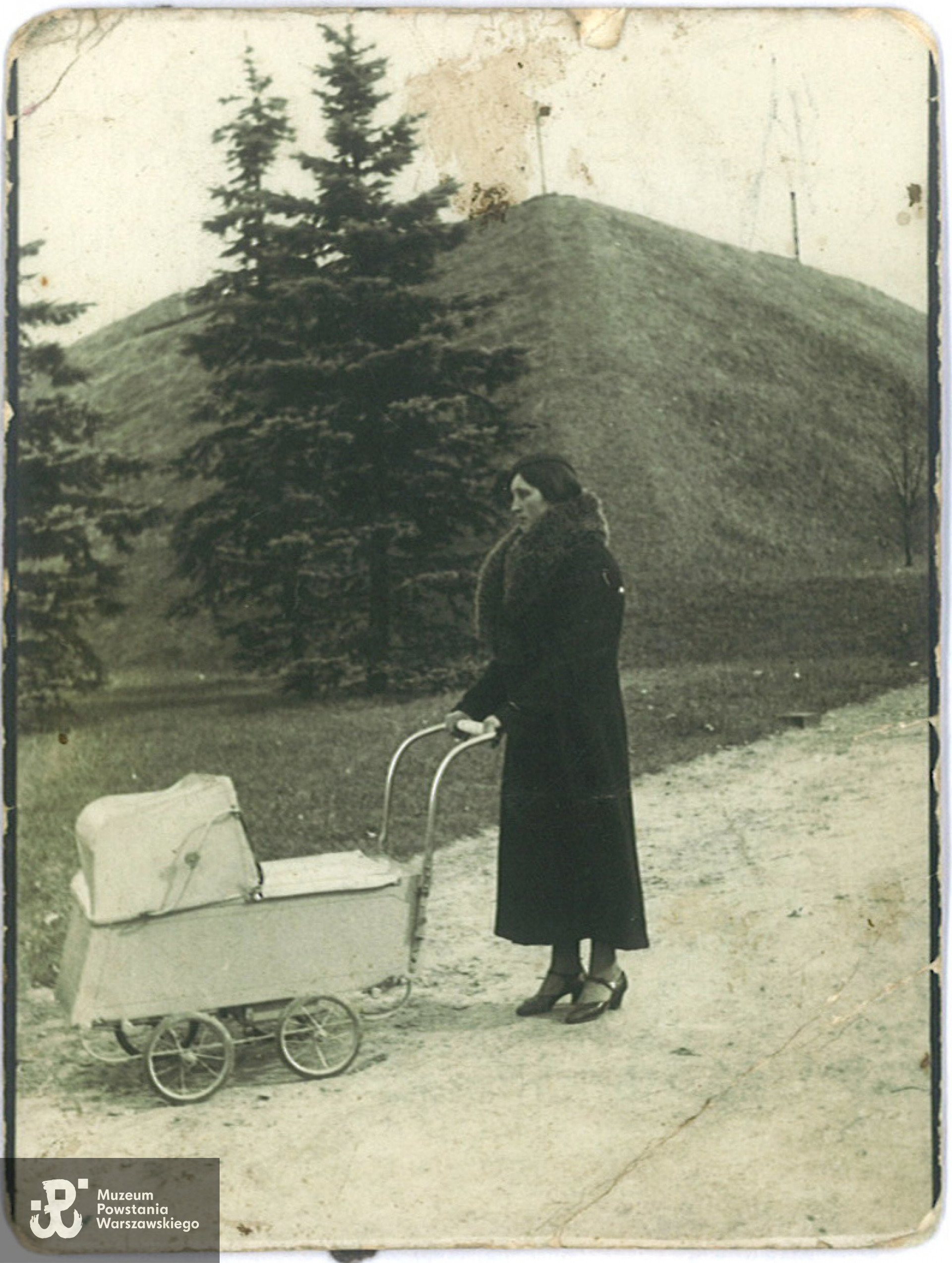 fotografię udostępniła córka Pani Barbara Tomkiewicz