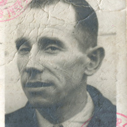 Felik Giertrudziak (1903-1945), fotografia z okupacyjnej kenkarty ze zbiorów Muzeum Powstania Warszawskiego syg. MPW-A-3680 (P/3951)