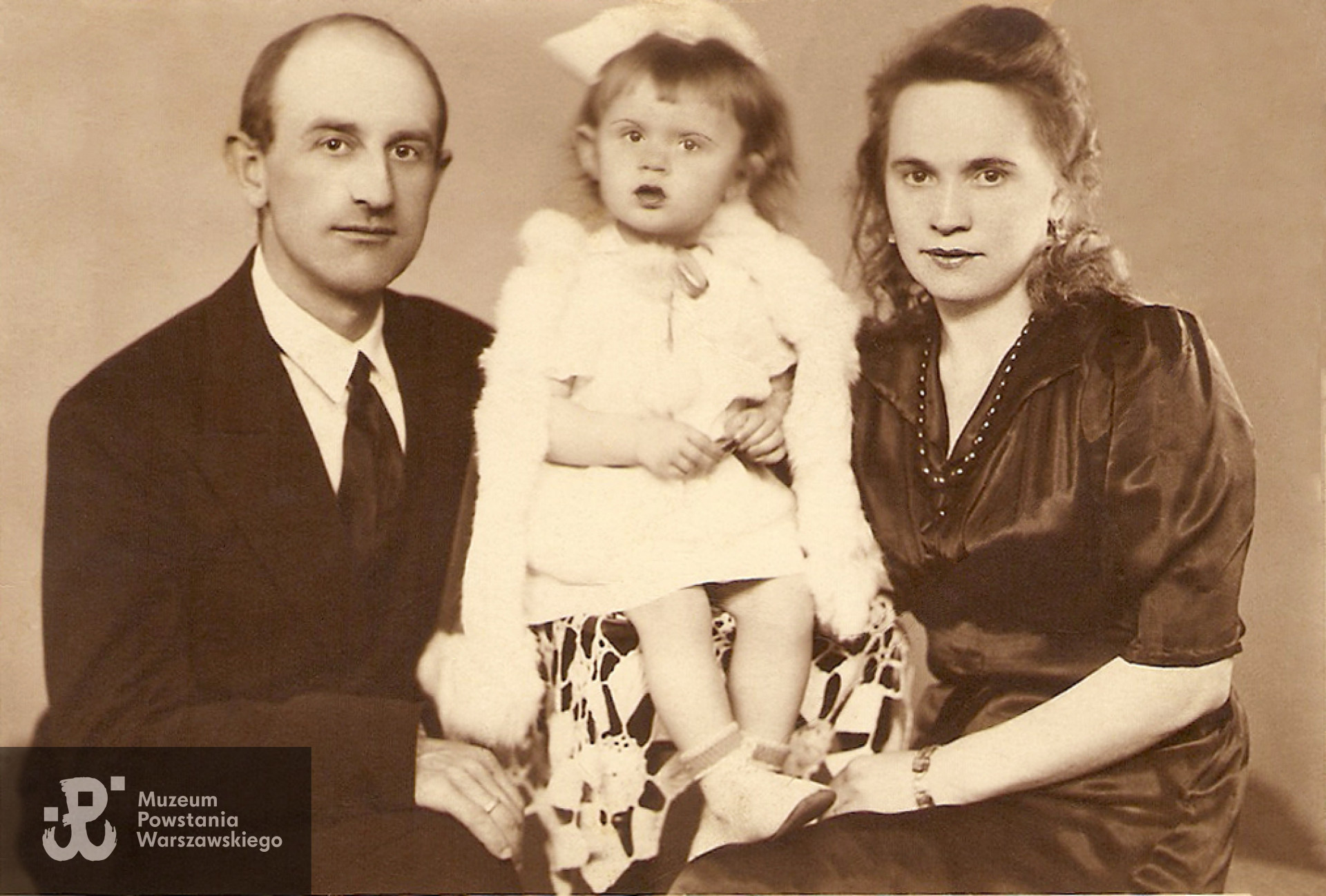 Maksymilian Wasik z żoną Marią i córką Emilią, Warszawa 1944