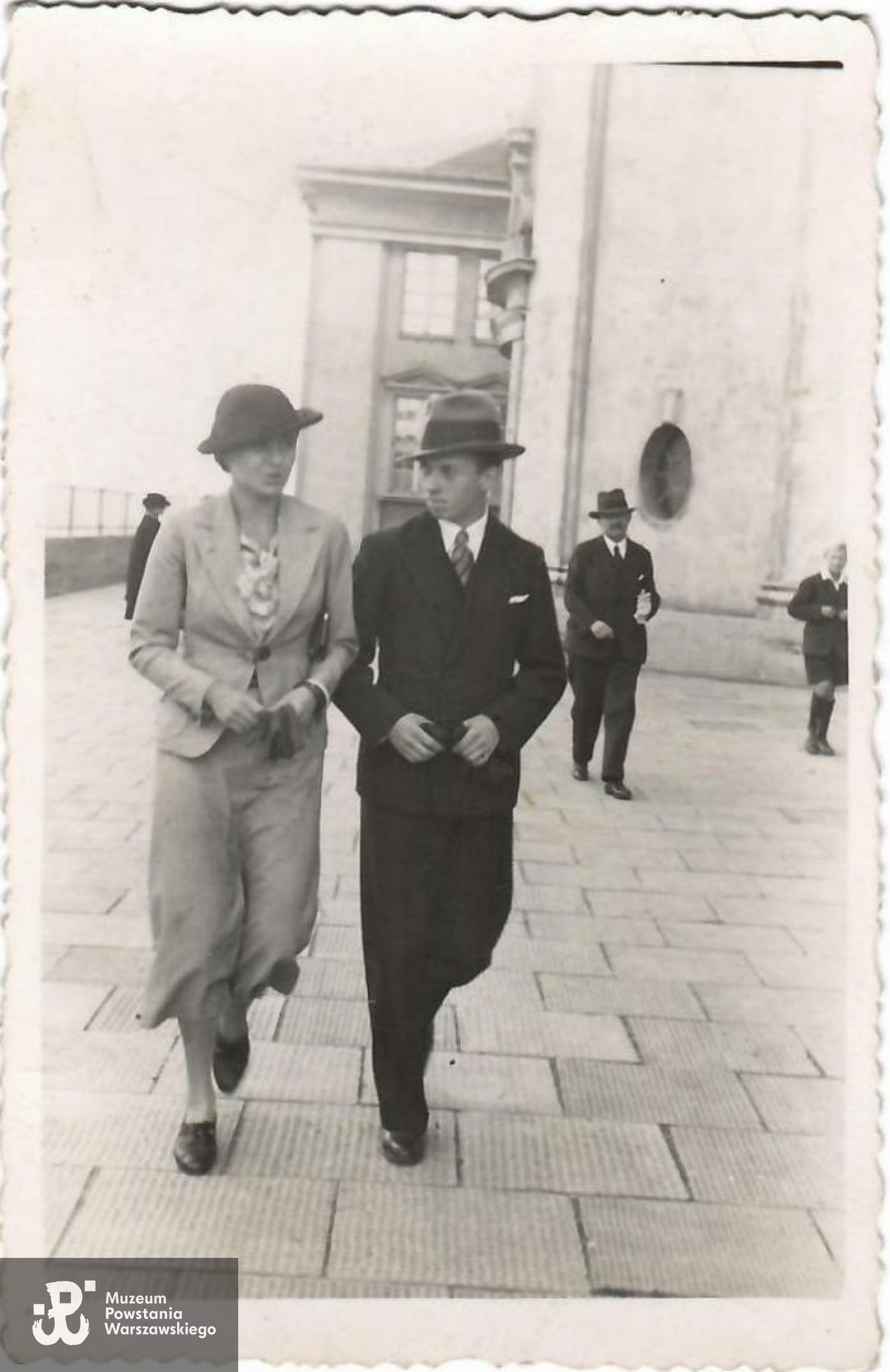 Bohdan Powidzki z ciotką Katarzyną, fotografia wykonana w 1935 r., udostępnił Pan Grzegorz Drzycimski