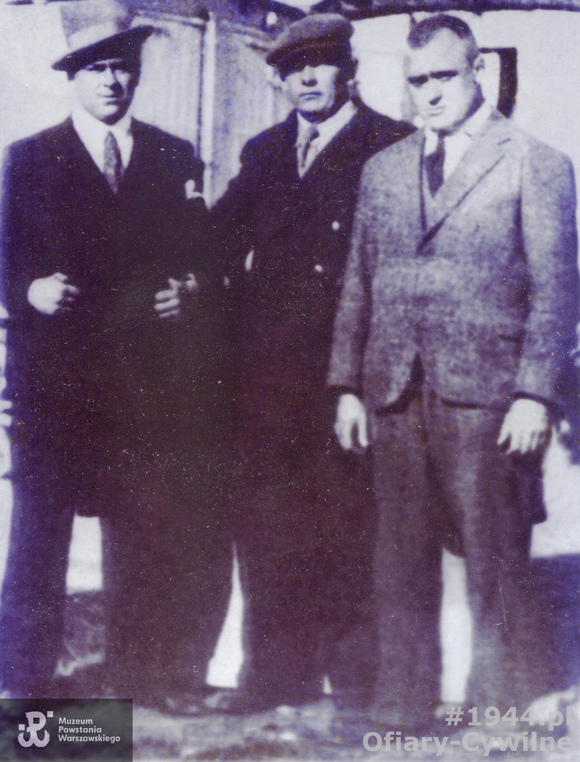 Z lewej stronie Ziemowit Grzelak, w środku Władysław Gomola, zdjęcie udostępnił syn pan Aleksander Grzelak