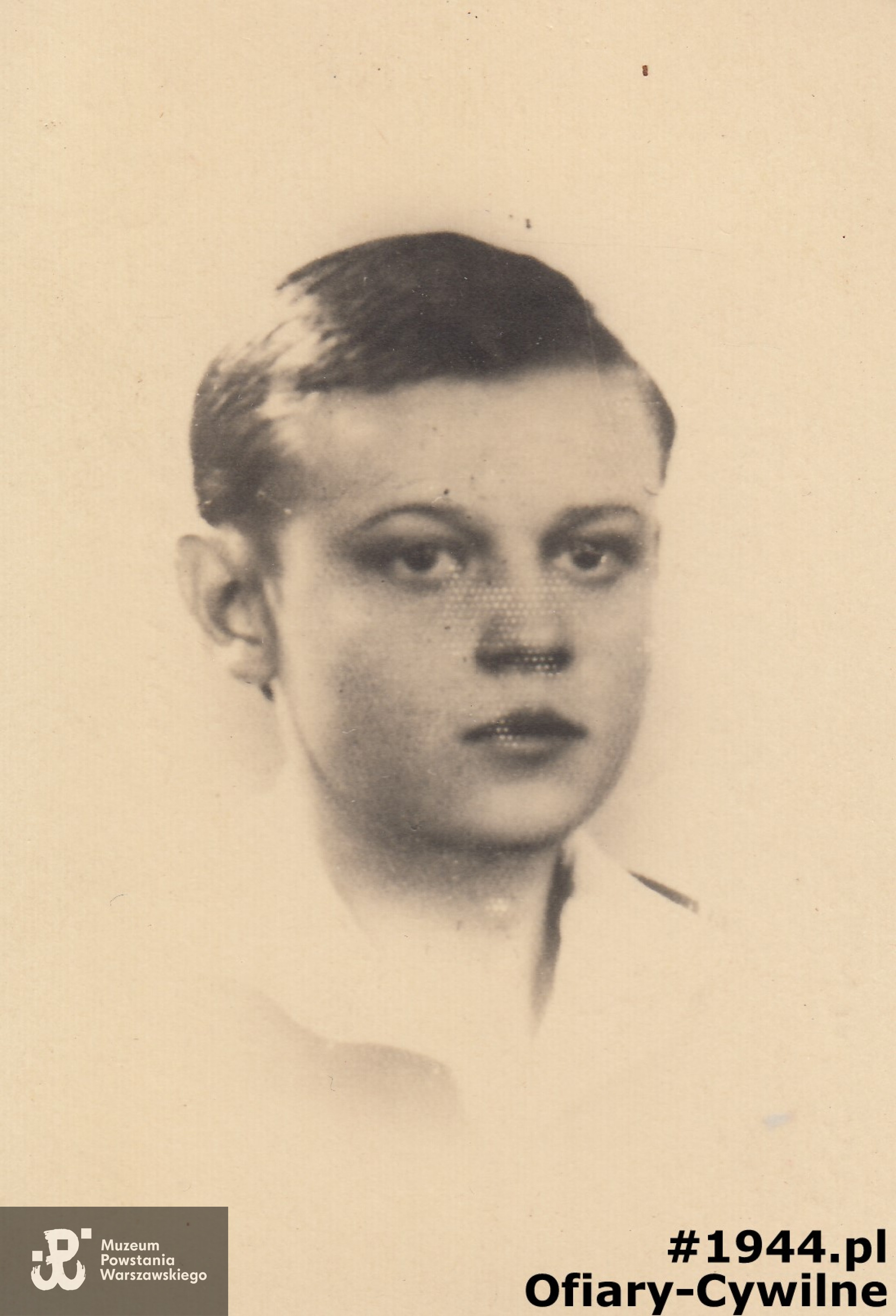 Zdjęcie portretowe szkolne Tadeusza Hejduka, z tylu podpisane 