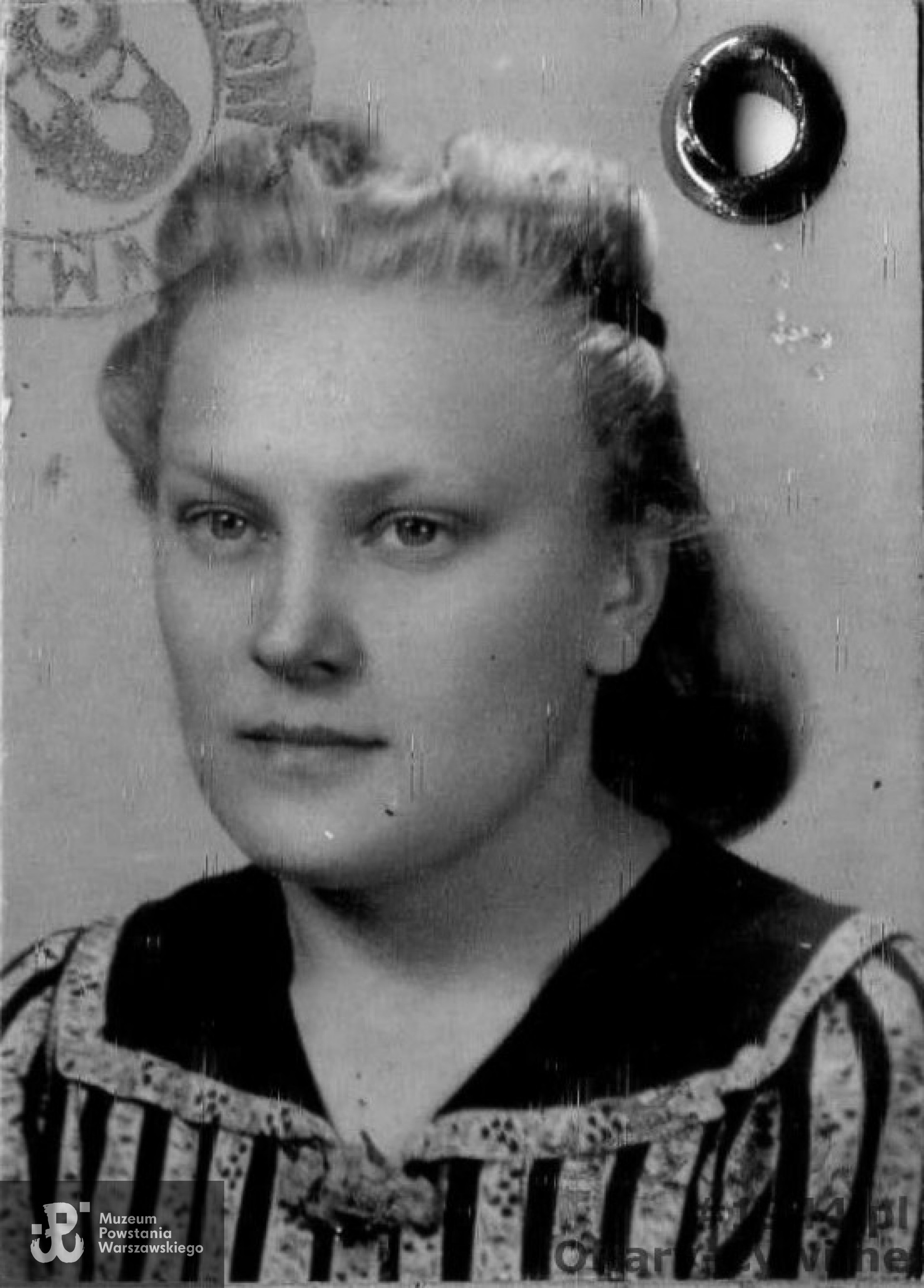 Krystyna Helena Choroszczak (1920-1944), zdjęcie z kenkarty udostępnione przez pana Jana Kosackiego
