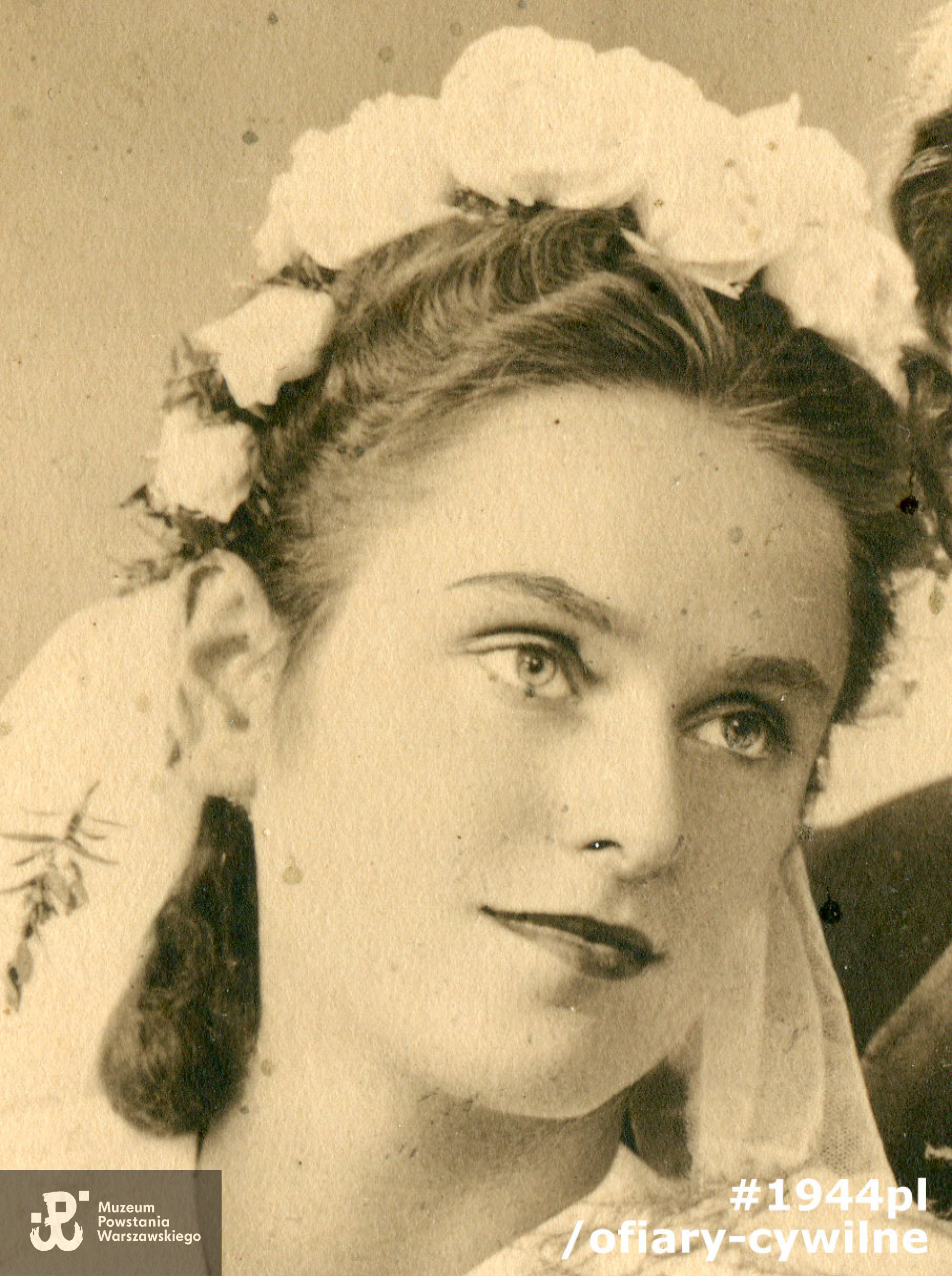 Halina Rekwart (1920-1944), fragment zdjęcia ślubnego ze zbiorów Muzeum Powstania Warszawskiego nr akcesji P/9258