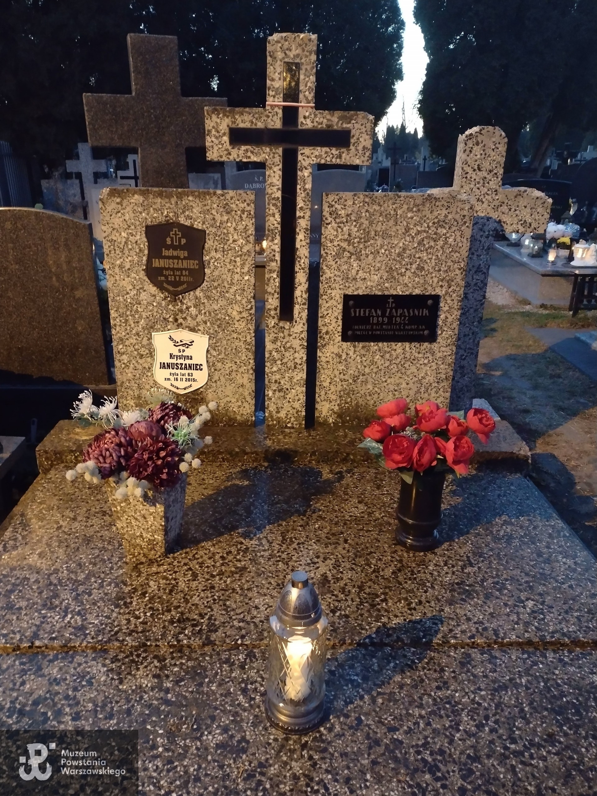 Symboliczny grób na Cmentarzu w Gołąbkach, fotografię udostępniła Pani Joanna Baranowska-Osmólska