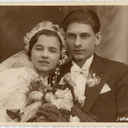 Fotografia ślubna Piotra oraz Eugenii Kołaczkowskich wykonana 25.04.1937 r. w zakładzie fotograficznym 