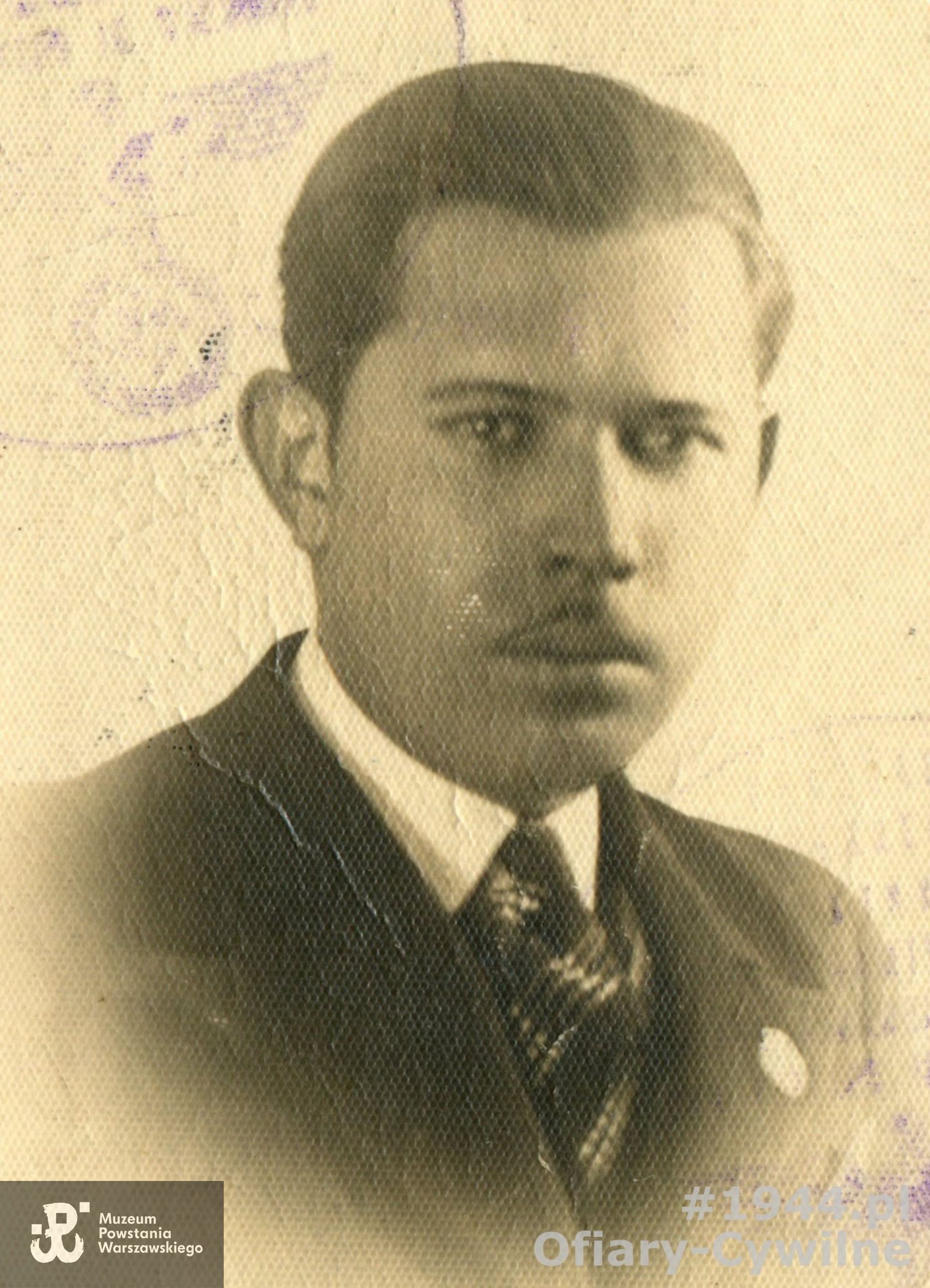 Tadeusz Ptasiński, zdjęcie z ausweisu udostępnione przez syna pana Andrzej Ptasińskiego