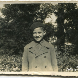 Roman Olędzki fotografia wykonana w „Łazienkach” w Warszawie przed 1939 r. udostępnił Pan Henryk Skrzyński.