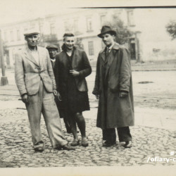 Halina Rozińska wraz z ojcem Stefanem (po lewej), fotografia udostępniła Pani Zofia Dudek