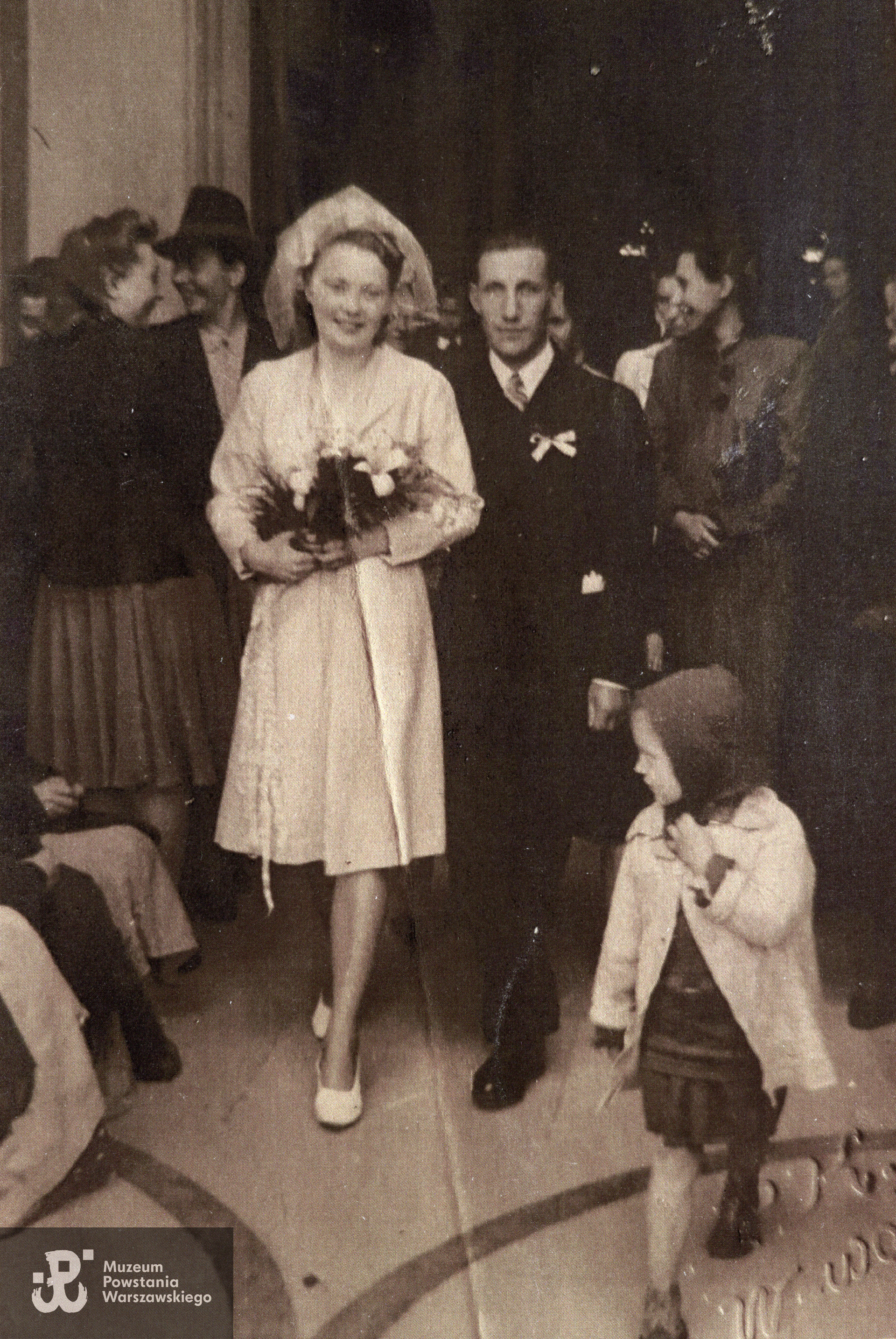 fotografia wykonana 14.06.1943 r. podczas ślubu Eugeniusza z Eugenią z d. Cuch, udostępnił syn Pan Andrzej Caban