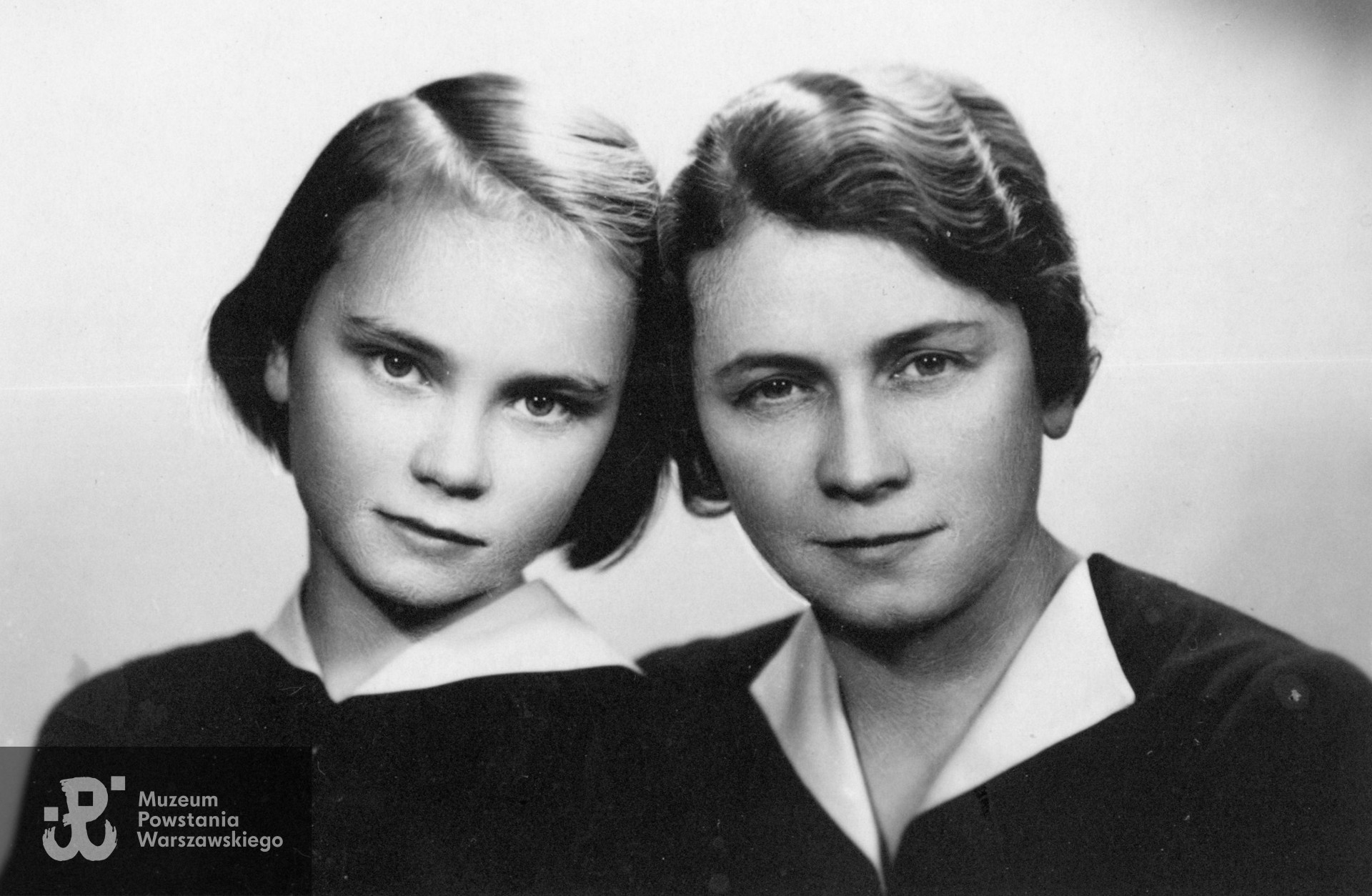 Stefania Wierzchowiecka z córką Urszulą, lata 30-te, fotografia ze zbiorów rodzinnych udostępniona przez  p. Marka i Marcina Chmielewskich.