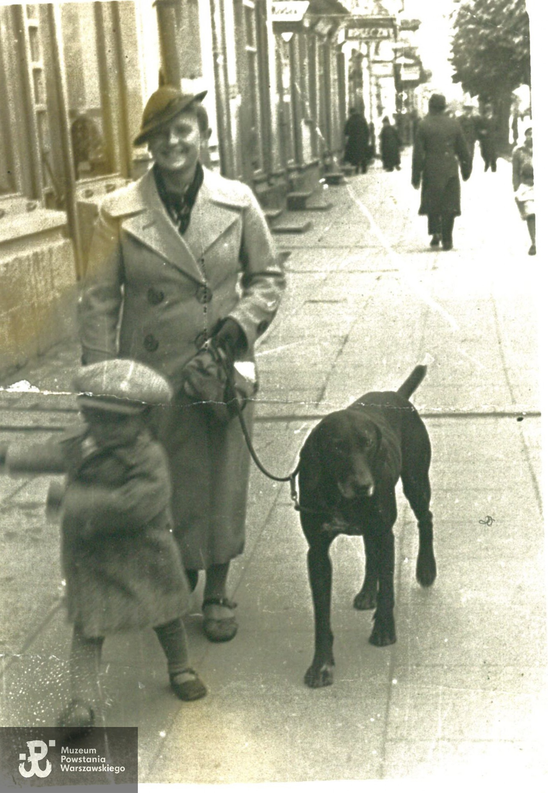 Jacek z matką Zofią, fotografia wykonana w Brześciu nad Bugiem w 1936 r., udostępnił Pan Jacek Jaworski