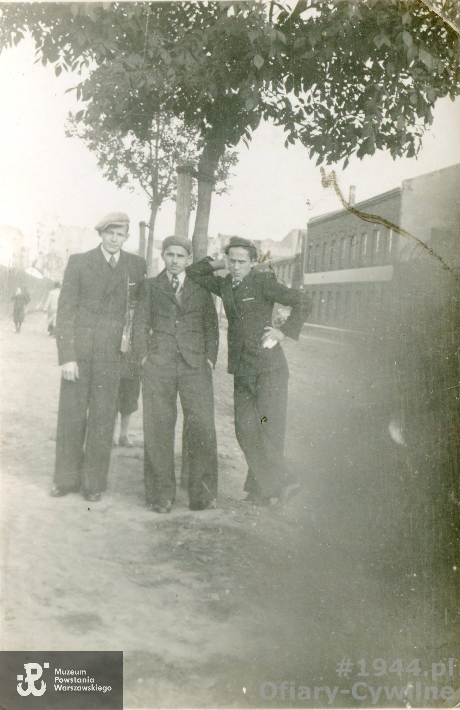 Łukasz z prawej 17 października 1937 r. Warszawa, zdjęcie udostępniła pani Ewa Młynarczuk