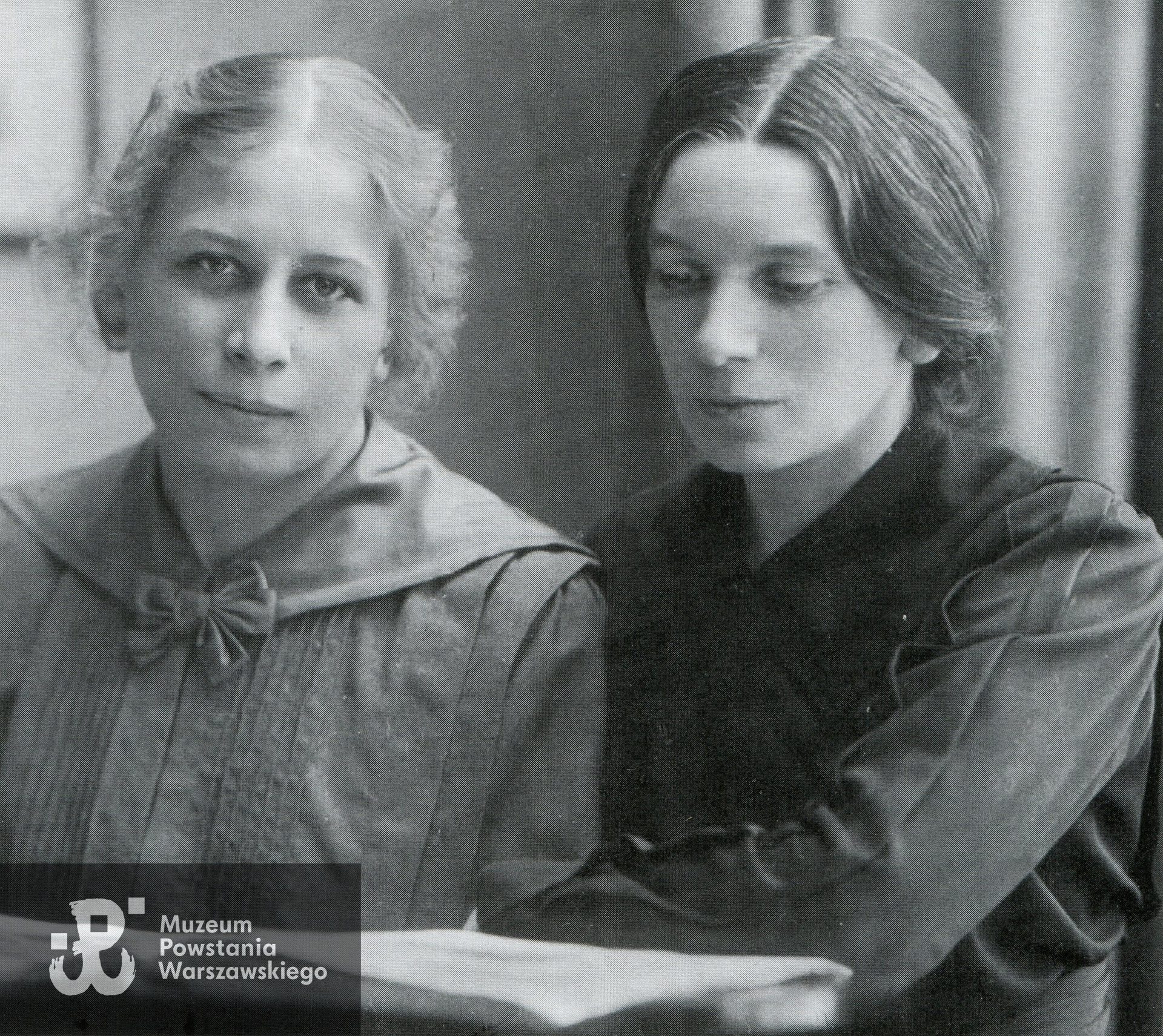 Jadwiga Jawurkówna i Jadwiga Kowalczykówna, zdjęcie pochodzi z książki :Szkoła na Wiejskiej