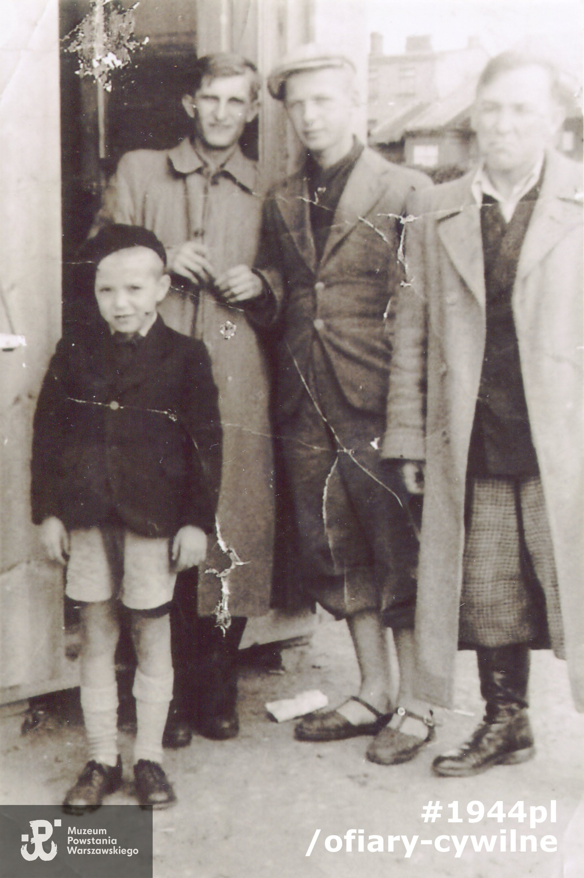 Edward Stypiński (stoi z lewej), Józef Maruszewski (stoi w środku), Józef, Pinkus (stoi z prawej), fotografię udostępnił Pan Edward Stypiński