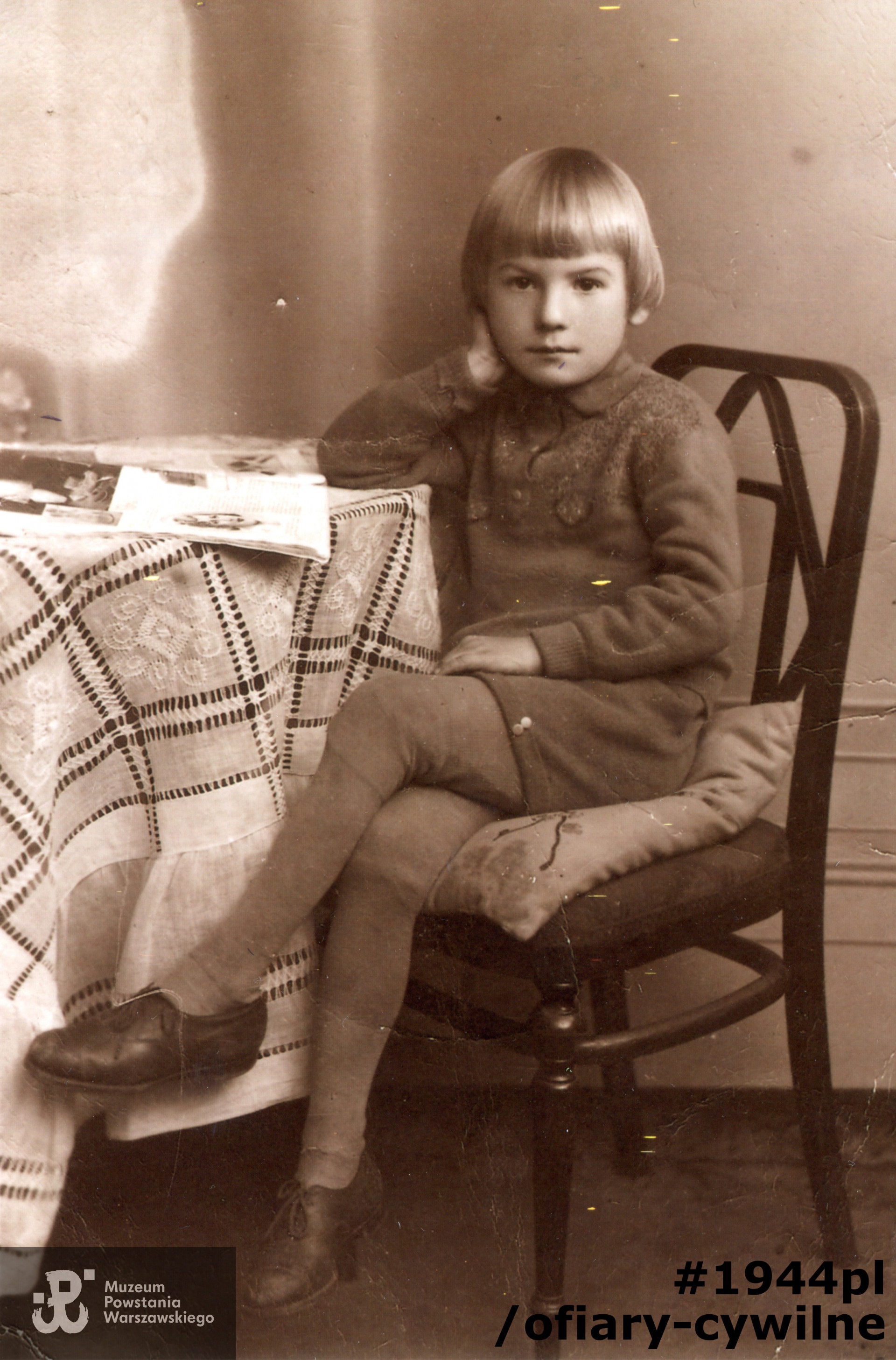 Fotografia wykonana w zakładzie Karola Buchcara przy ul. Chłodnej 58 w dniu 6.02.1936 r., archiwum rodzinne