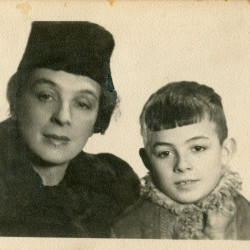 Wanda Piwnicka s synem Włodzimierzem, fotografia wykonana w lutym 1944 r. w Warszawie, udostępniona przez syna p. Jerzego Piwnickiego