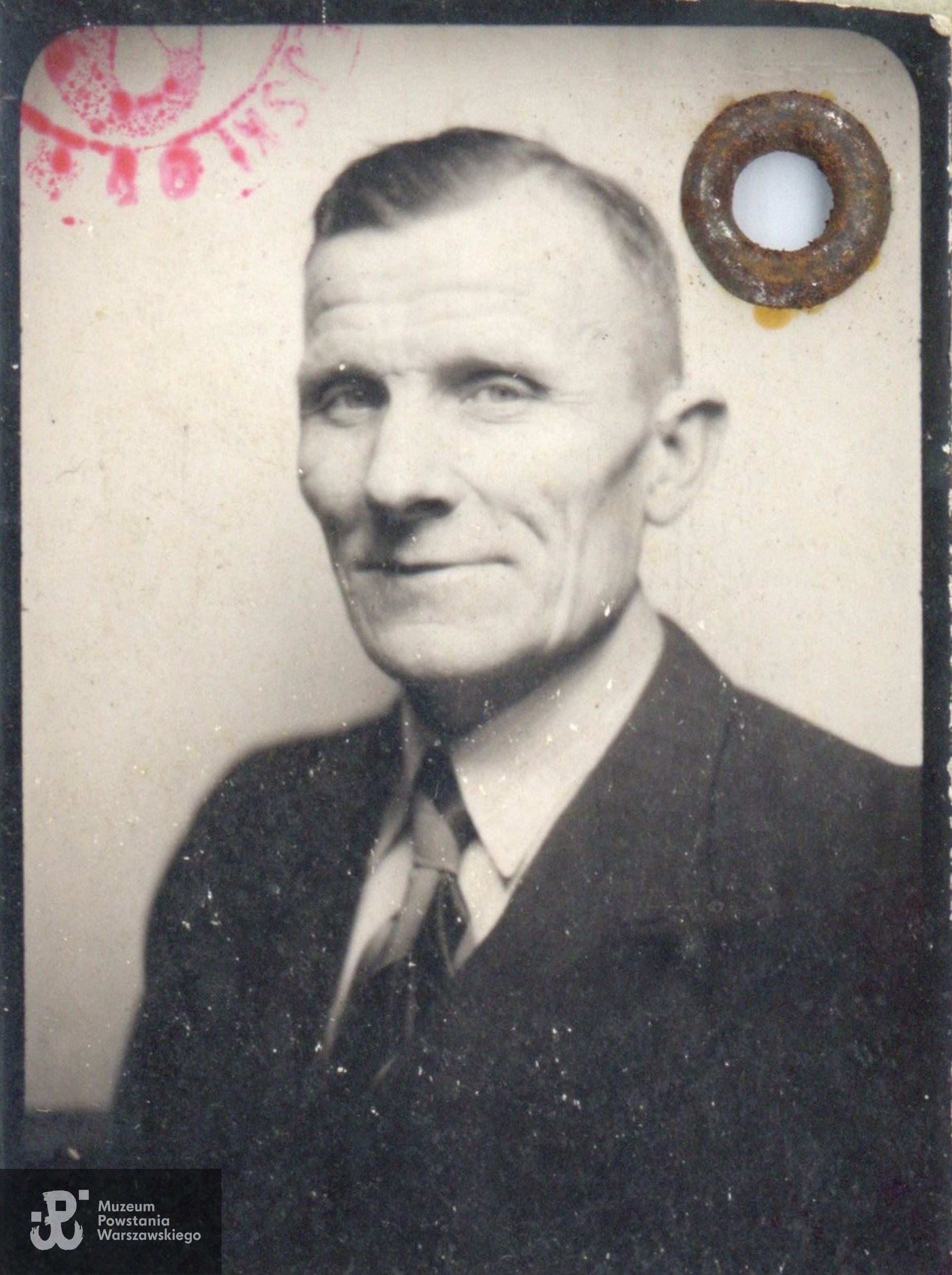 fotografia z okupacyjnej kenkarty, zbiory Muzeum Powstania Warszawskiego syg. MPW-A/12190